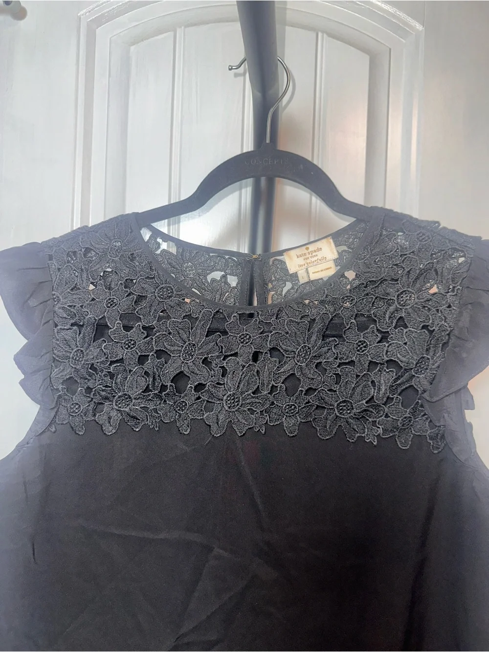 Kate Spade Size Large Black Lace Yoke Flutter Sleeve Women’s Top
